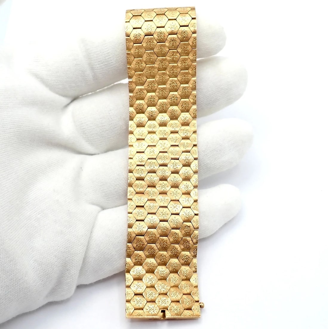 Authentic! Vintage Mario Buccellati 18k Yellow Gold Honeycomb Hexagon Bracelet - 15