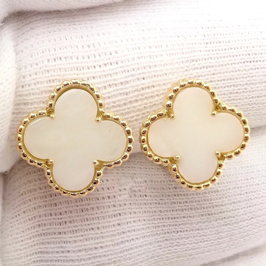 Rare! Van Cleef & Arpels Vintage Alhambra 18k Yellow Gold White Coral Earrings - 14