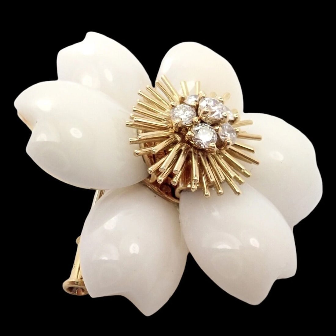 Van Cleef & Arpels Rose de Noel Diamond White Coral Flower Yellow Gold Brooch - 3