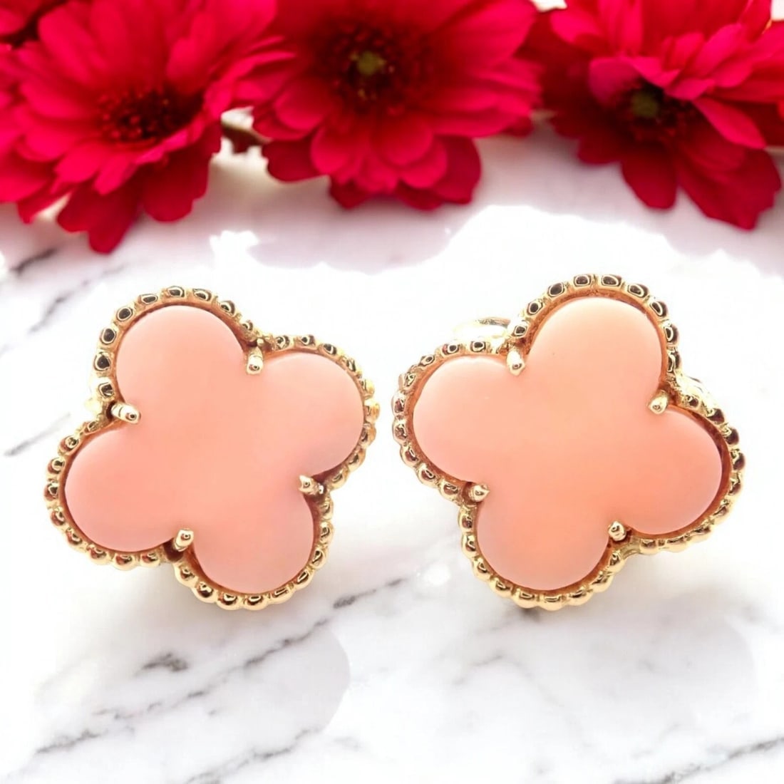 Van Cleef & Arpels Vintage Alhambra 18k Yellow Gold Coral Earrings Paper - 2