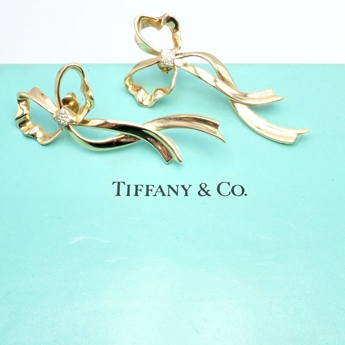 Authentic Tiffany & Co 18k Yellow Gold Diamond Large Ribbon Bow Earrings 1985 (1 of 8)