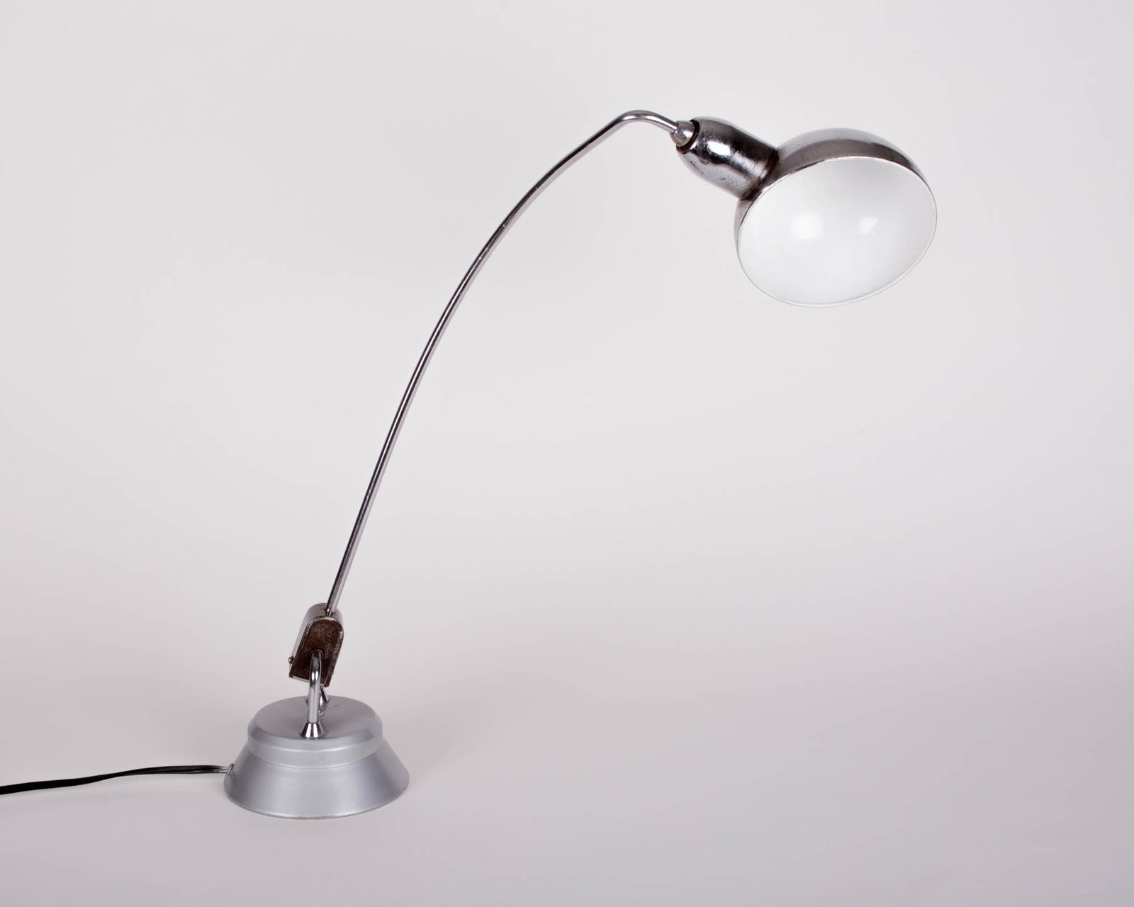 Home / 600 Long Neck Jumo (Matte Base) modernist task lamp - 4