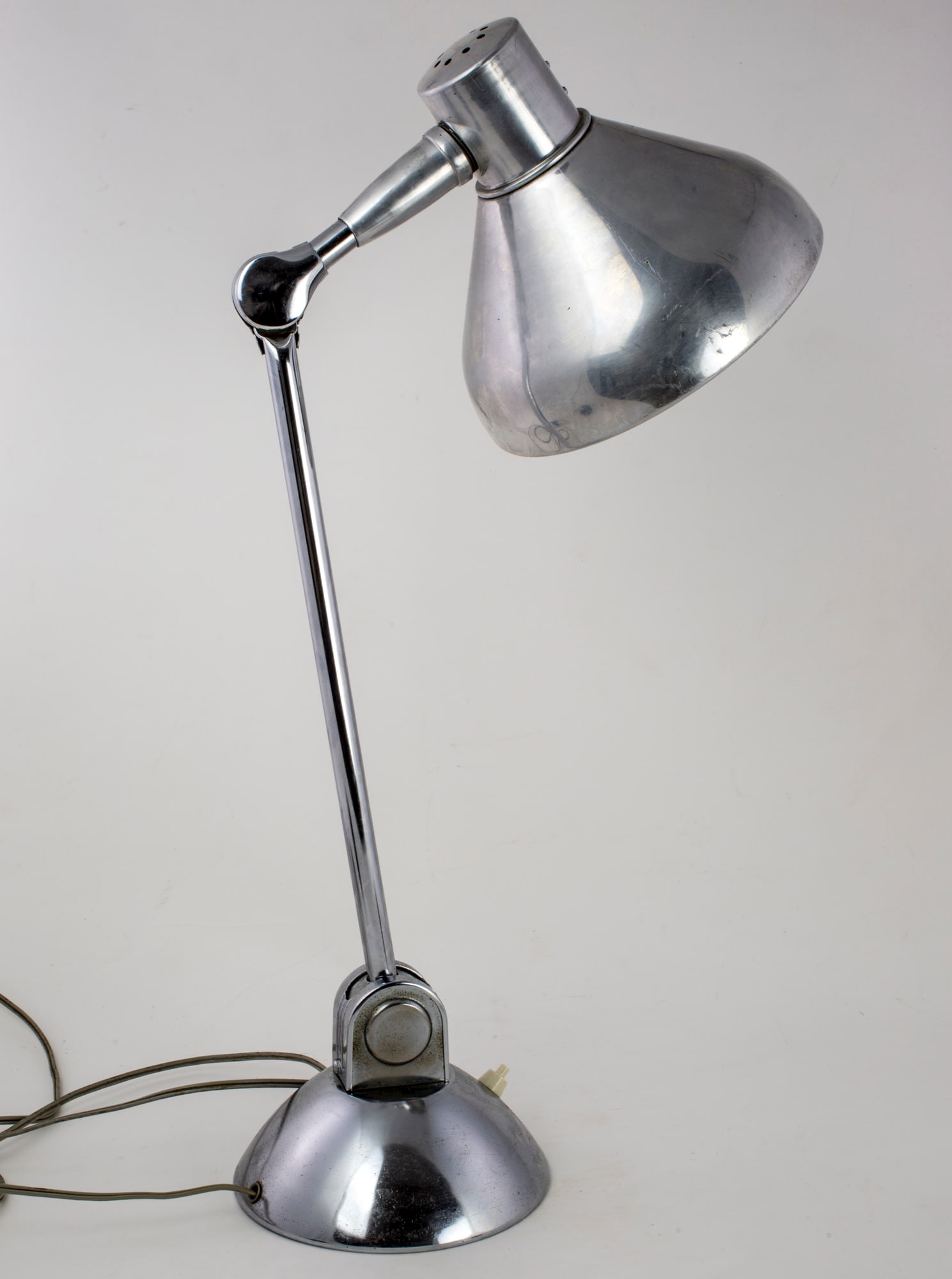 Home / JUMO MODERNIST task lamp, Mid-Century (1 of 3)