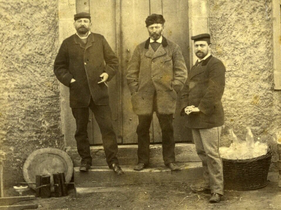 Home / FRENCH ART DECO CHANDELIER GLASS MULLER birds motive - 7