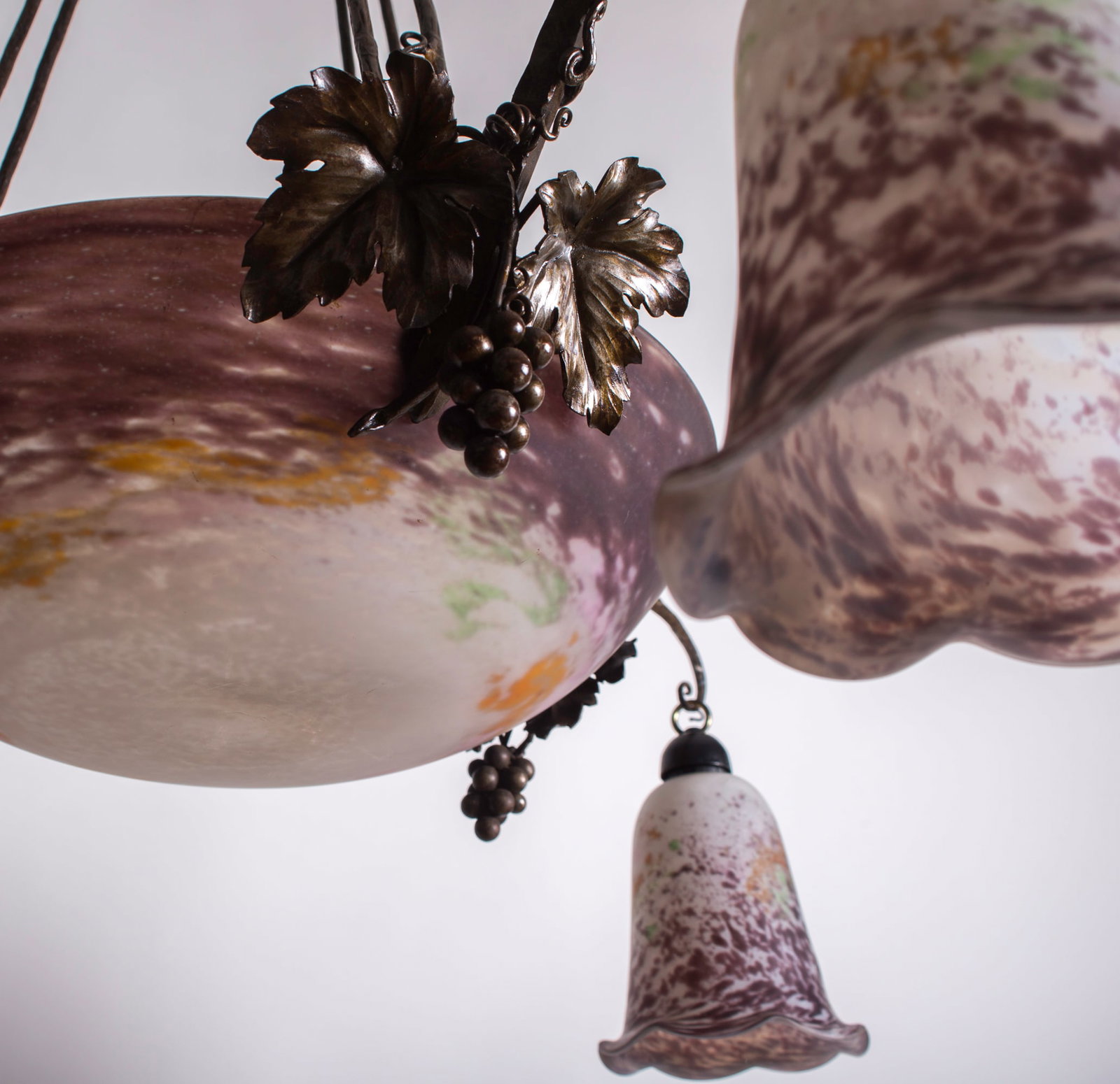 Home / French Art-Deco marmoreal Chandelier Lorrain Daum grande verrerie de Croismar - 2