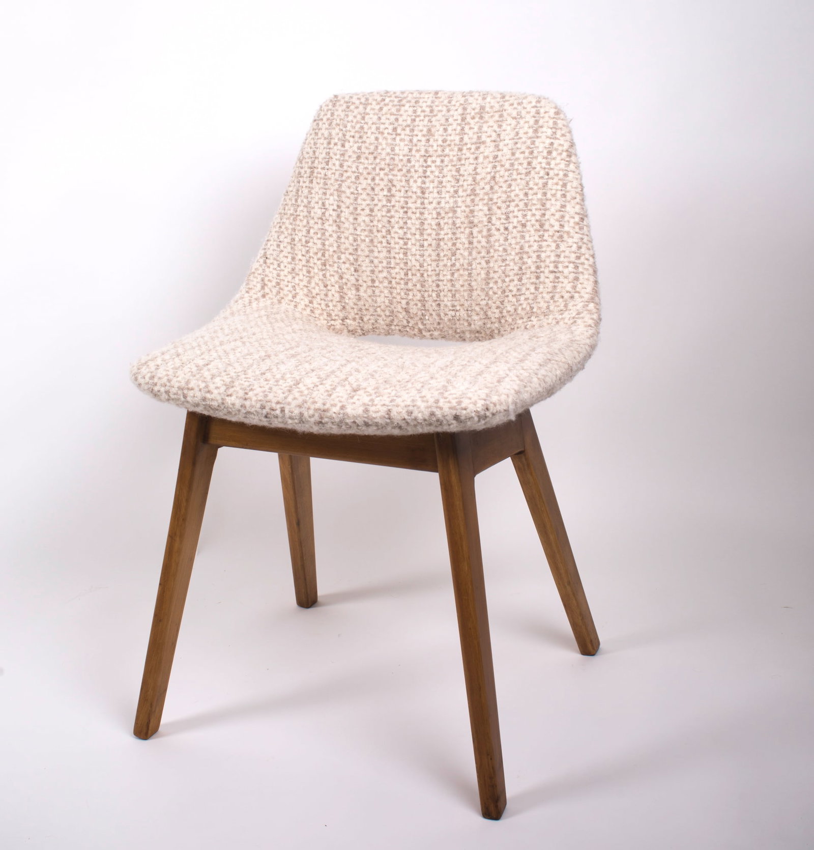 Home / Single Guariche Amsterdam mid century chair edited by steiner 1954: Single Guariche Amsterdam mid century chair edited by steiner 1954 Reserve: $620.00 Shipping:Domestic: Flat-rate of $220.00 to anywhere within the contiguous U.S.International: Foreign