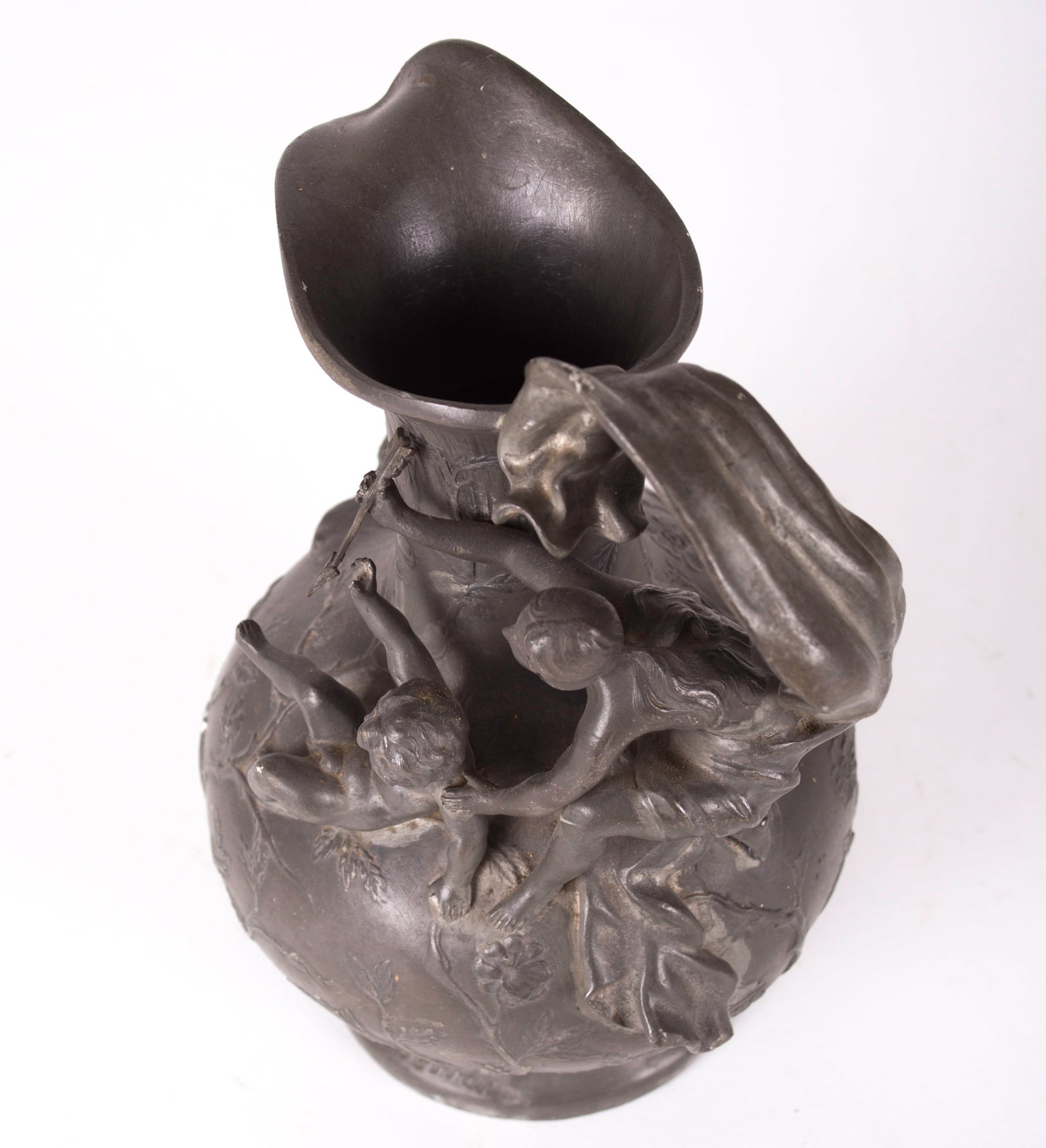 Home / Elsie Thomas Ward HERING (1872-1923) pewter vase with decoration - 4