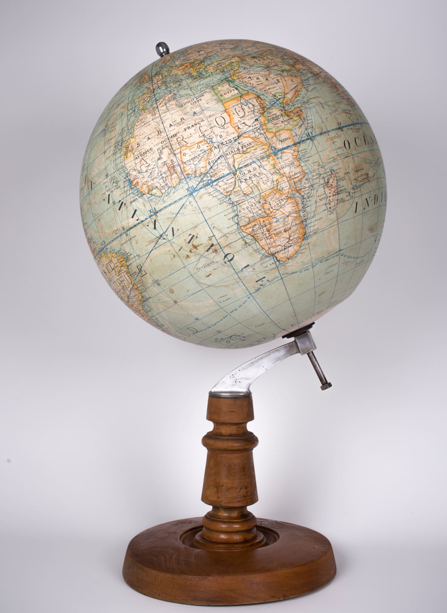 Home / French 17" Girard Barrere et Thomas antique terrestrial globe 17 inches - 3