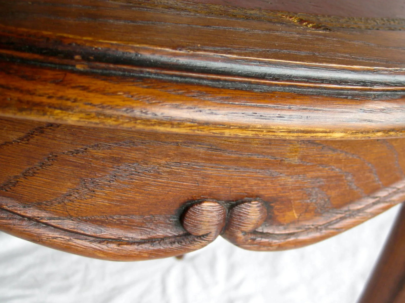 Late 19th Century Louis XV Style Wood and Leather Top Table - 10