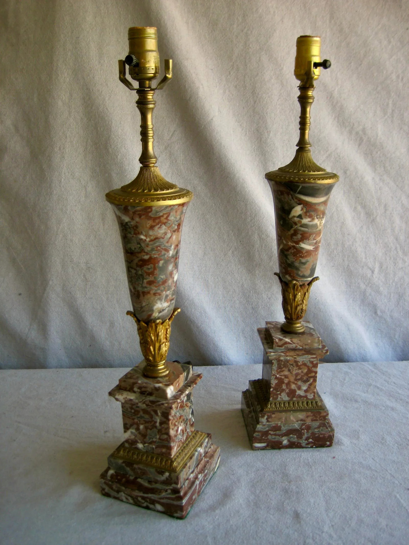 Pair of Late 19th Century Napoleon III Marble and Bronze Lamps - 2