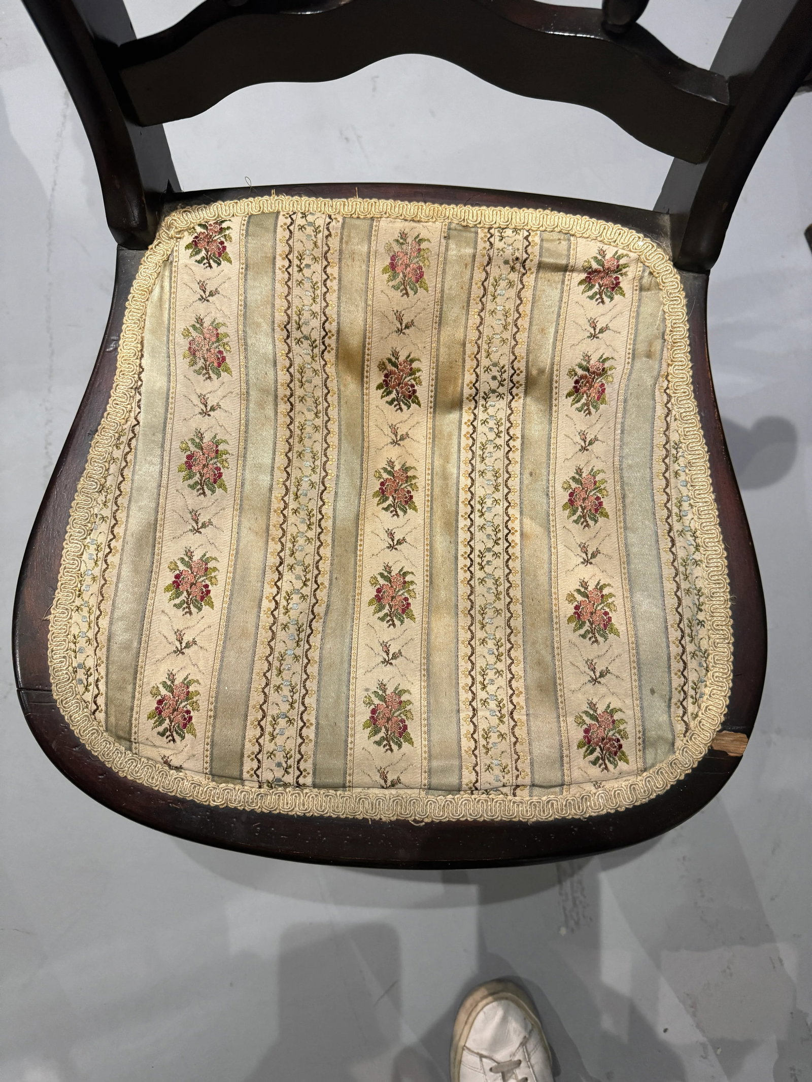 Early 20th Century Antique Spindle Back Upholstered Chairs - Set of 2 - 10