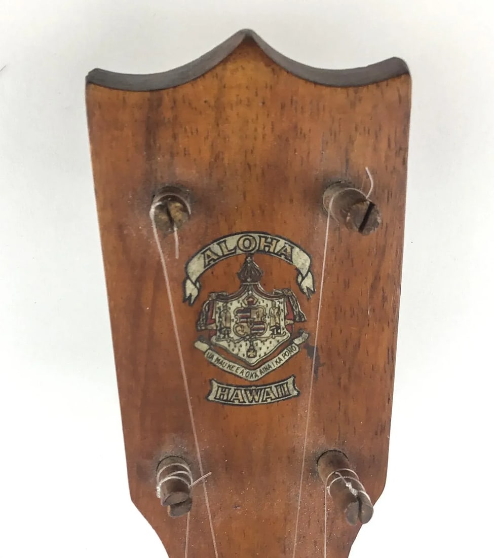 Antique Aloha Soprano Ukulele - 7