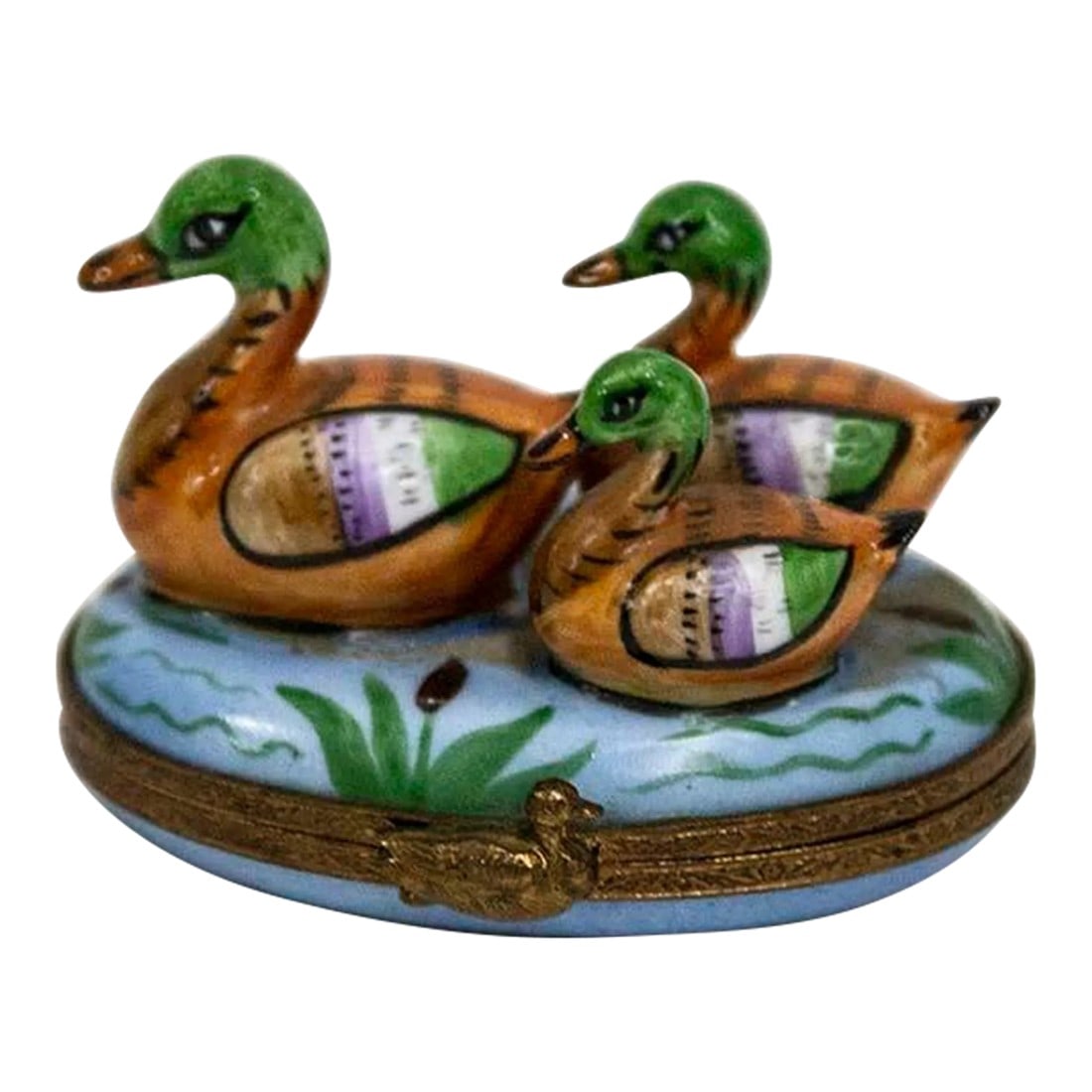 Limoges France Peint Main Enamel Porcelain Mom 3 Ducklings Keepsake Trinket Box: Limoges France Peint Main Enamel Porcelain Mom 3 Ducklings Keepsake Trinket Box. Rare, incredible quality and design. Signed on the bottom with the Limoges France Peint Main mark, and initials, excell