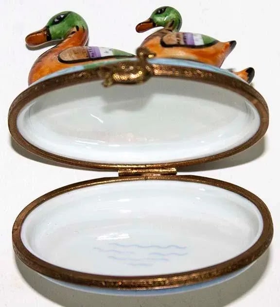 Limoges France Peint Main Enamel Porcelain Mom 3 Ducklings Keepsake Trinket Box - 4