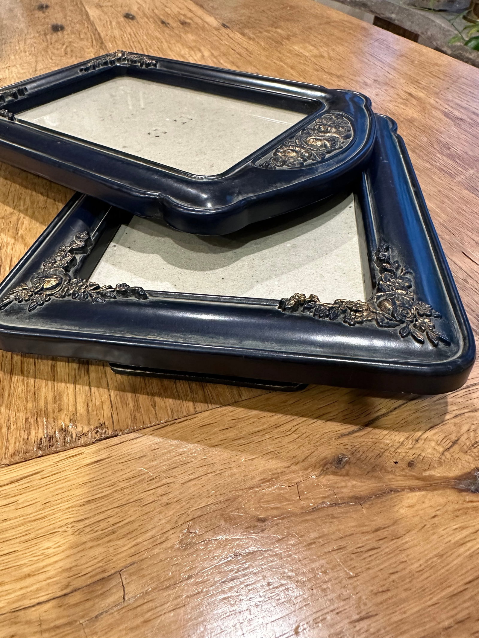 Late 20th Century Victorian Blue & Gold Tone Resin Picture Frames - A Pair - 3