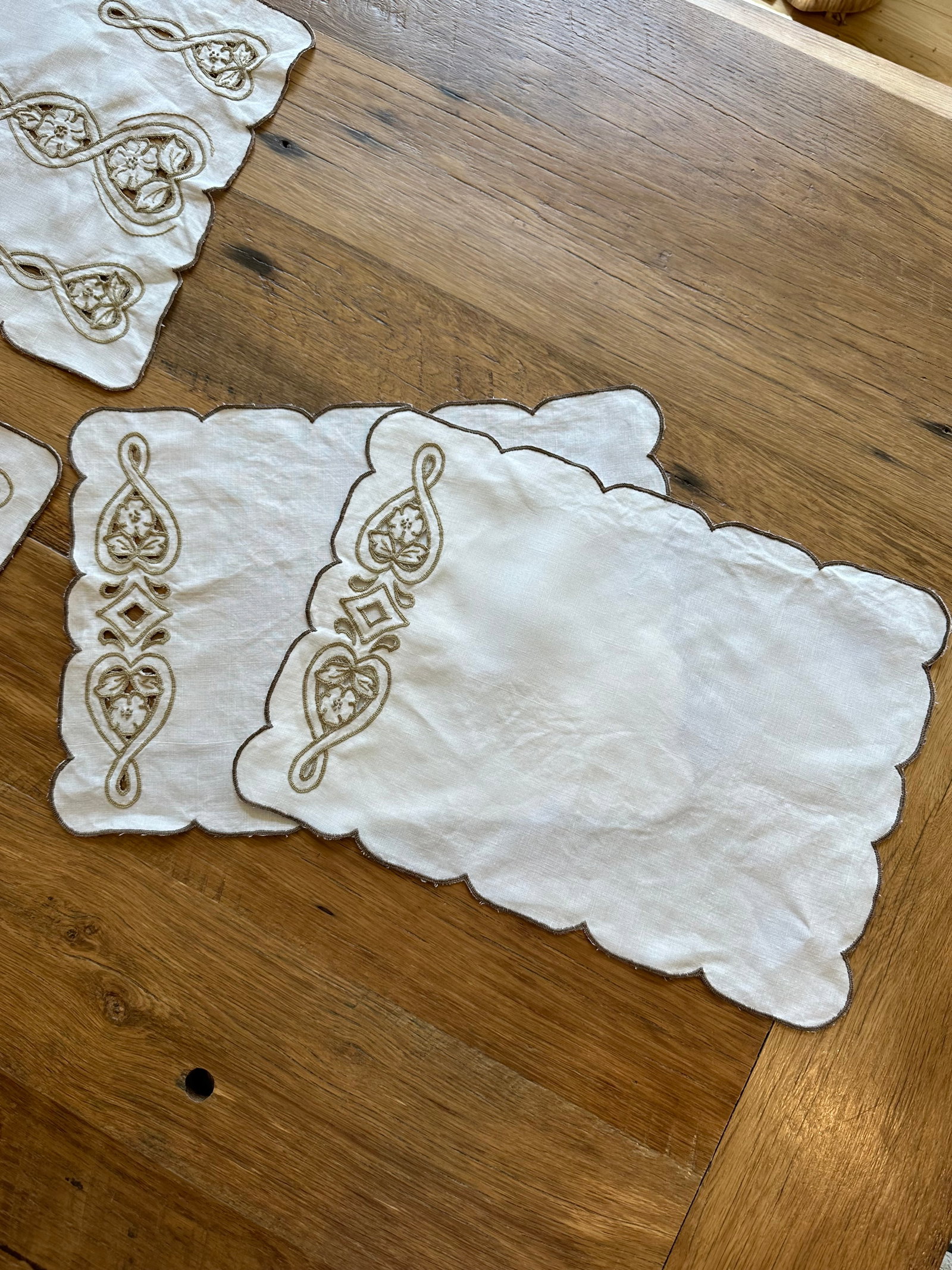Vintage Linen Cutwork Pair Runners With Placemats- Set of 4 - 4