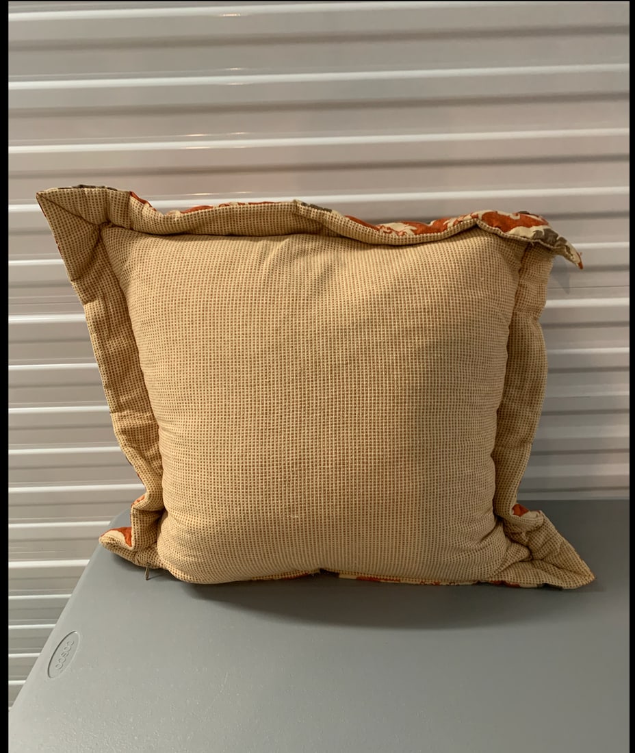 Set of 3 Damask Throw Pillows - 3