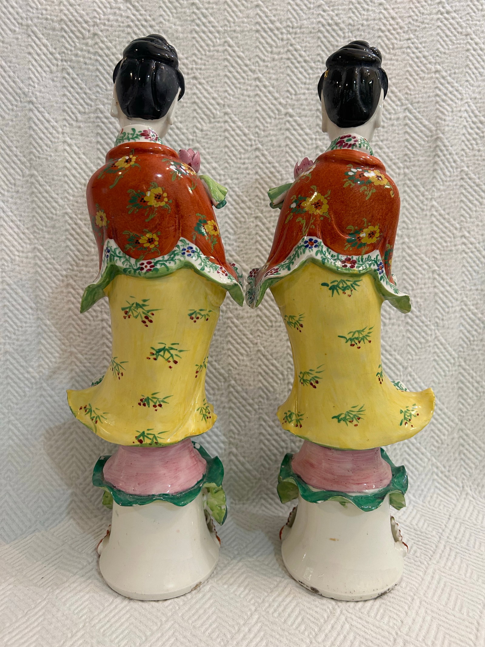 Early to Mid 20th Century Chinoiserie Porcelain Guanyin (Kwan Yin ) 16" Statues Handpainted - a Pa - 4