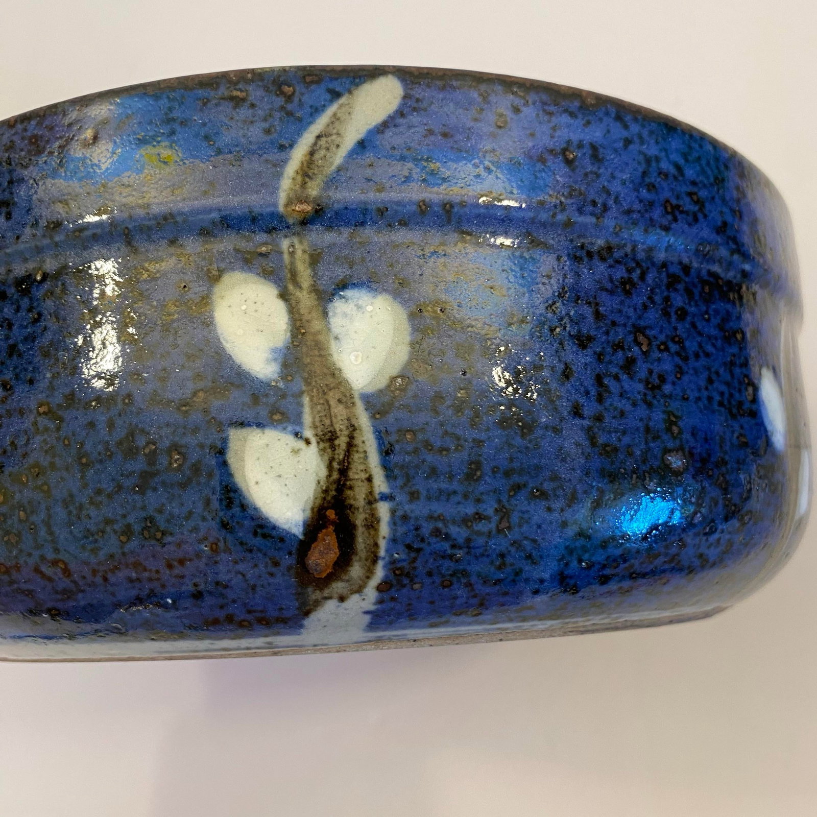 Vintage Studio Stoneware Bowl in Cobalt Blue With Hand-Painted Botanical Motif - 6