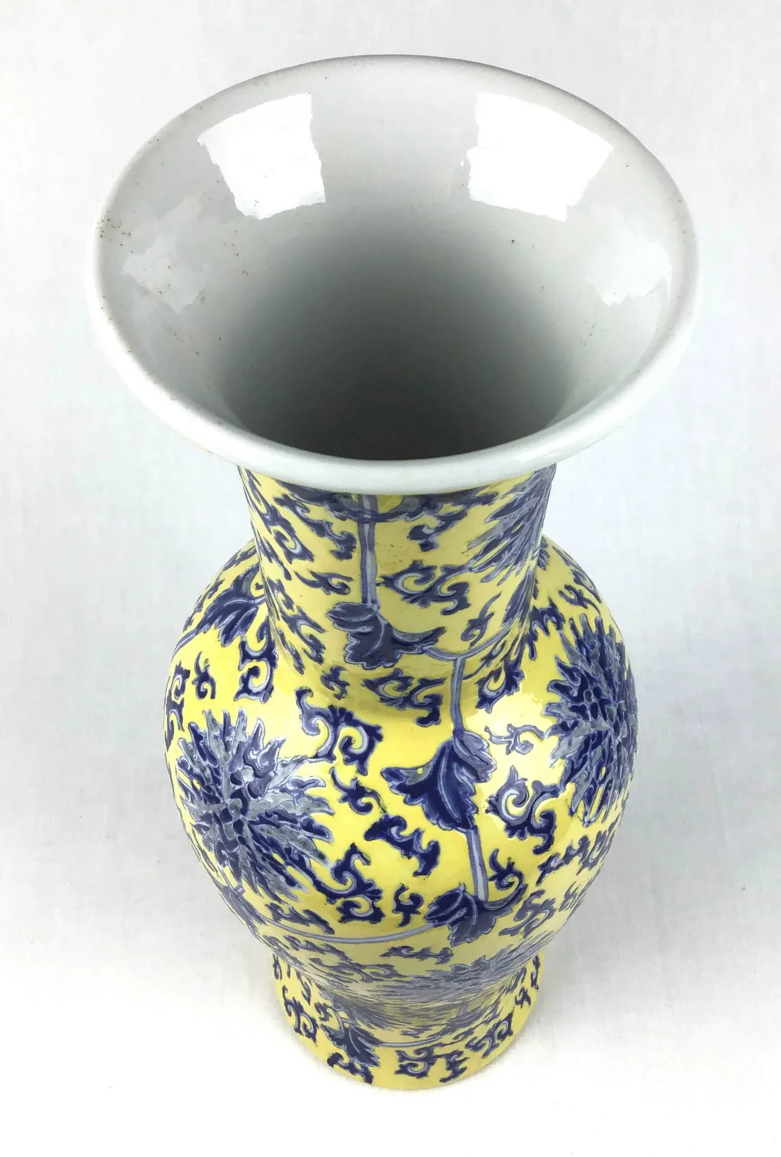 Vintage Chinese Porcelain Yellow & Blue Vase - 4