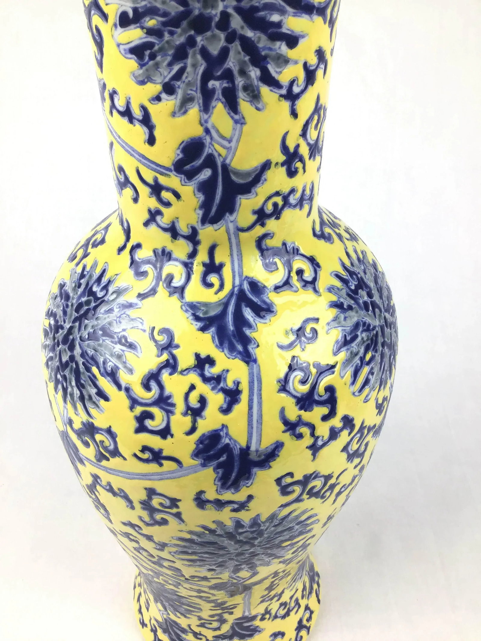 Vintage Chinese Porcelain Yellow & Blue Vase - 8