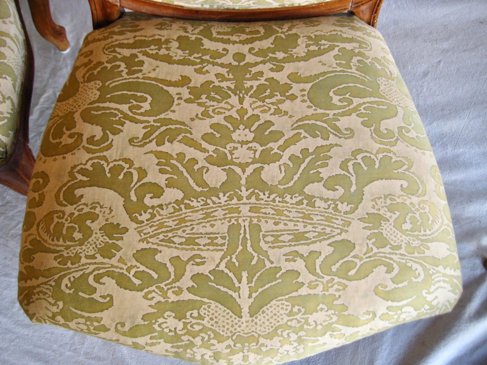 Fortuny Corone Textile on Set of 4 French Louis XV Chairs 18 Century - 6