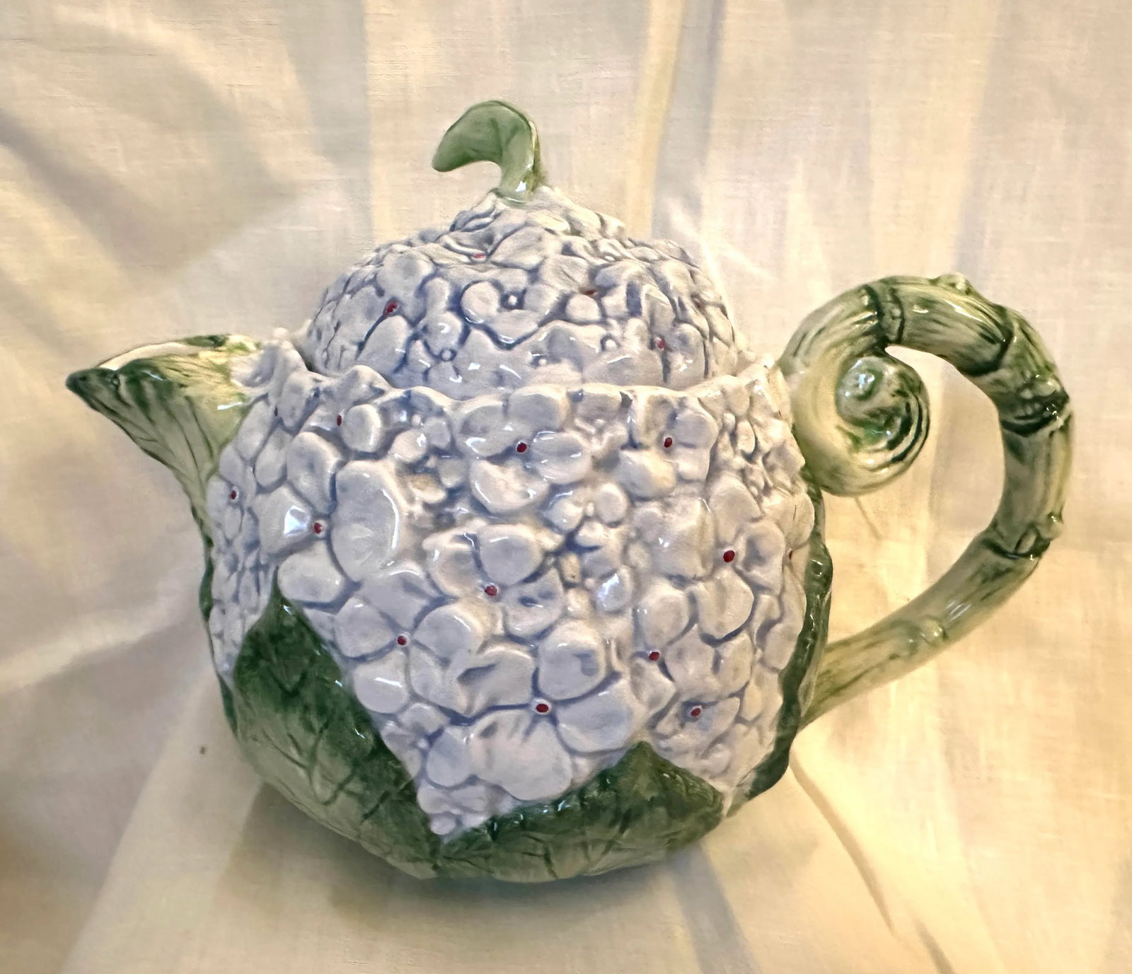 Fitz & Floyd Oci Blue Hydrangea Teapot & Pitcher Set - 11