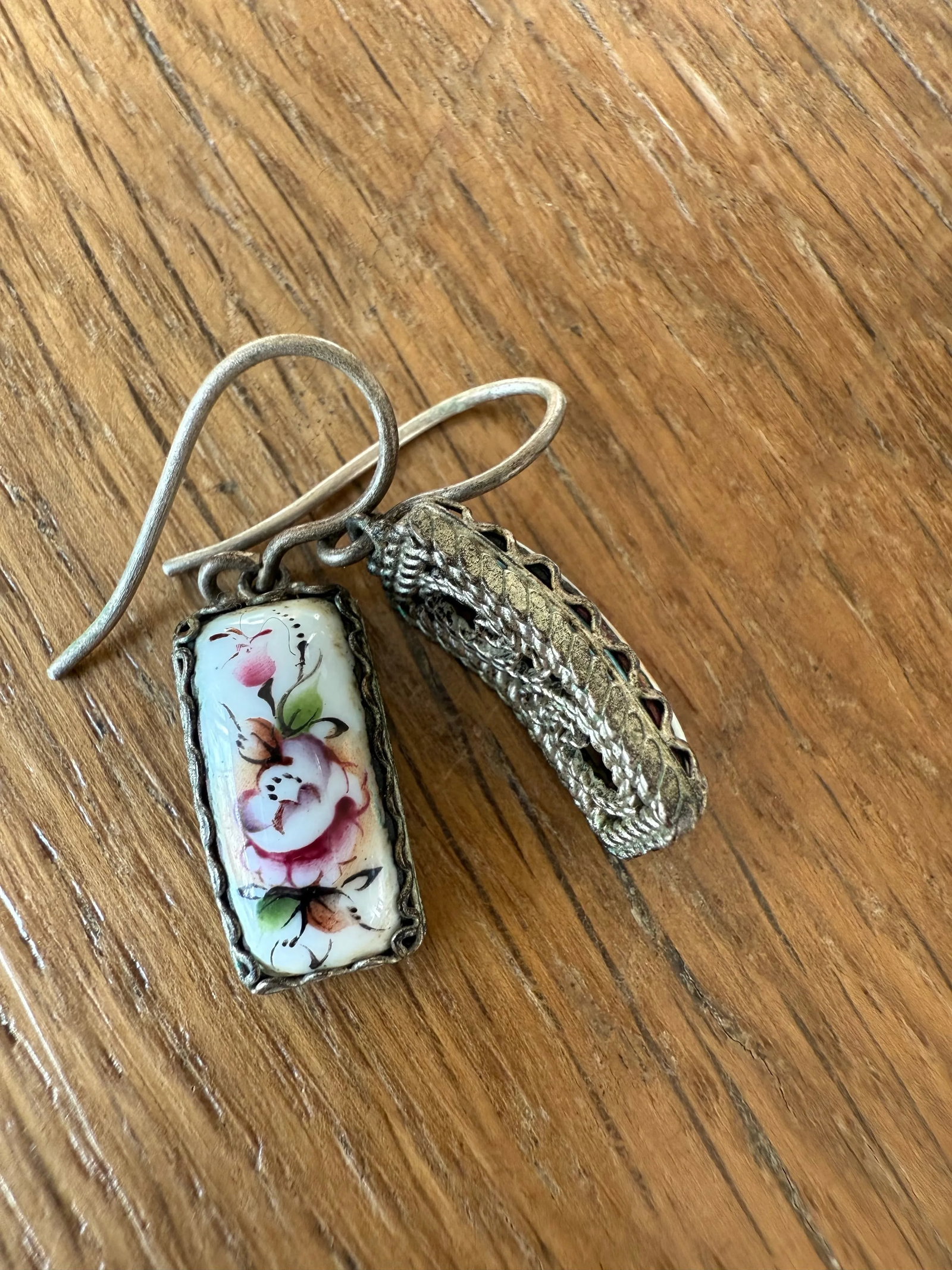 Late 20th Century Vintage Hand Painted European Folk Art Filigree Drop Earrings, A Pair - 2