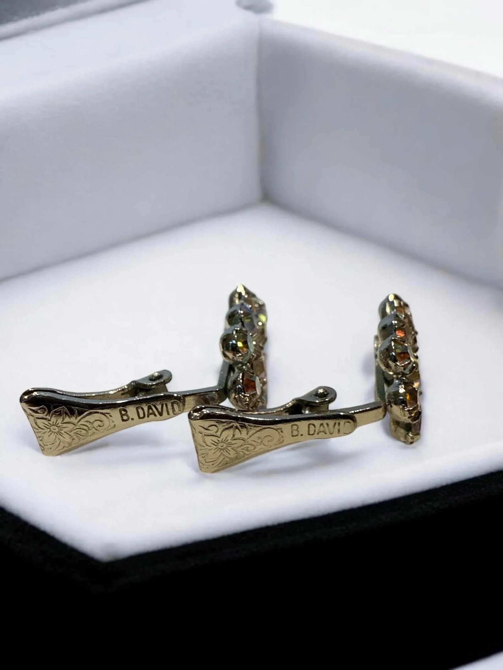 Mid 20th Century B.David Aurora Borealis Rhinestone Clip on Costume Earrings Vintage - Set of 2 - 2