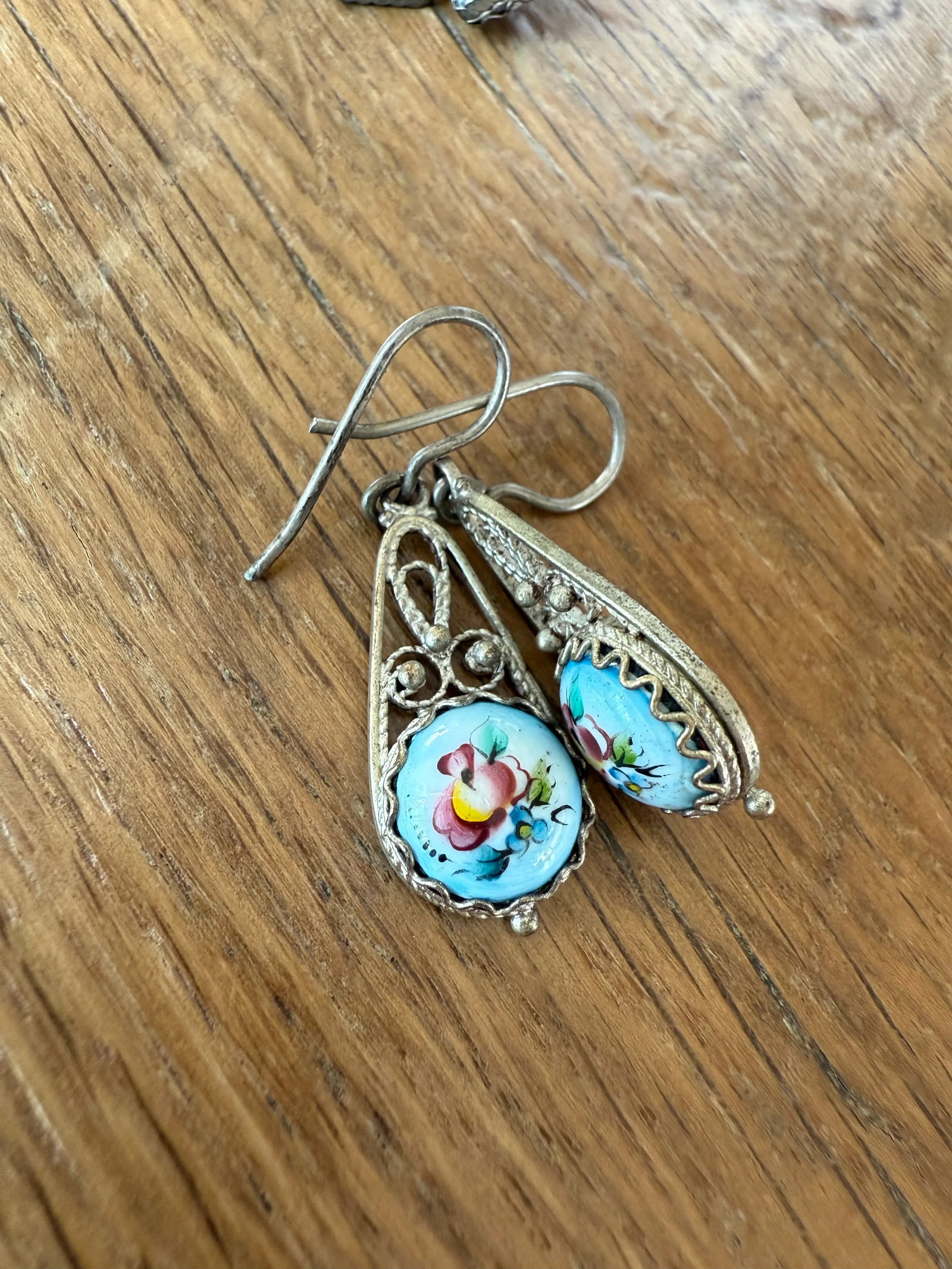 Late 20th Century Vintage Hand Painted European Folk Art Filigree Drop Earrings - 4
