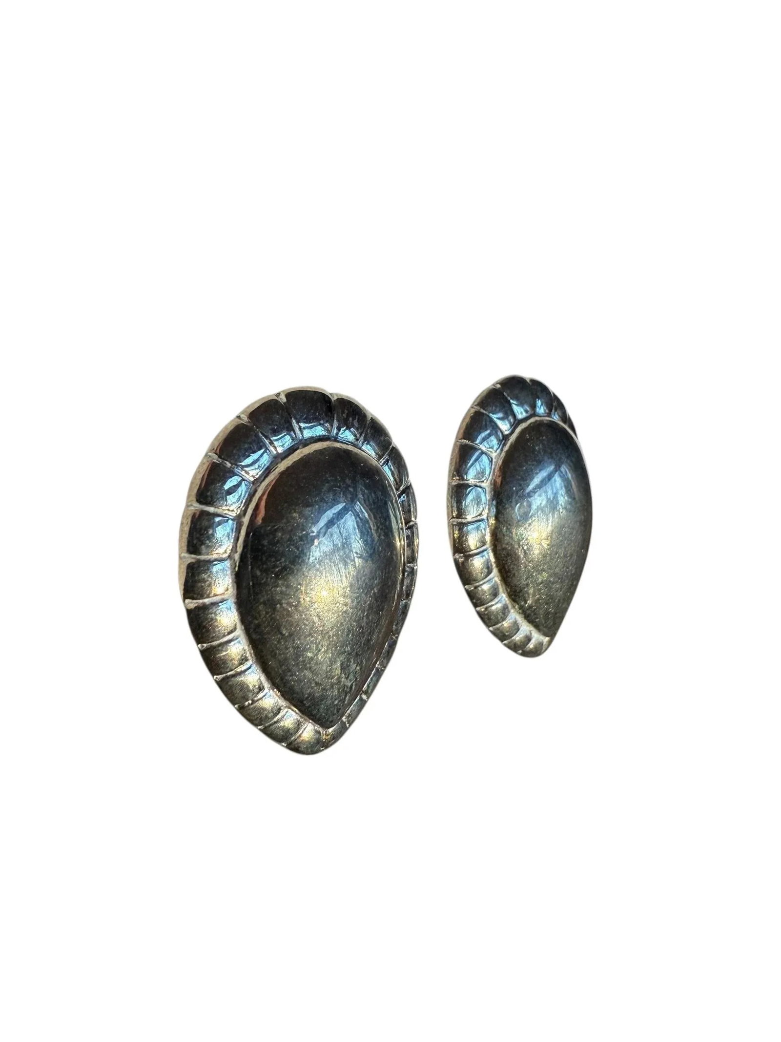 1980s Designer Ginnie Johansen Fashion Costume Silver Tone Teardrop Clip Earrings, A Pair - 4