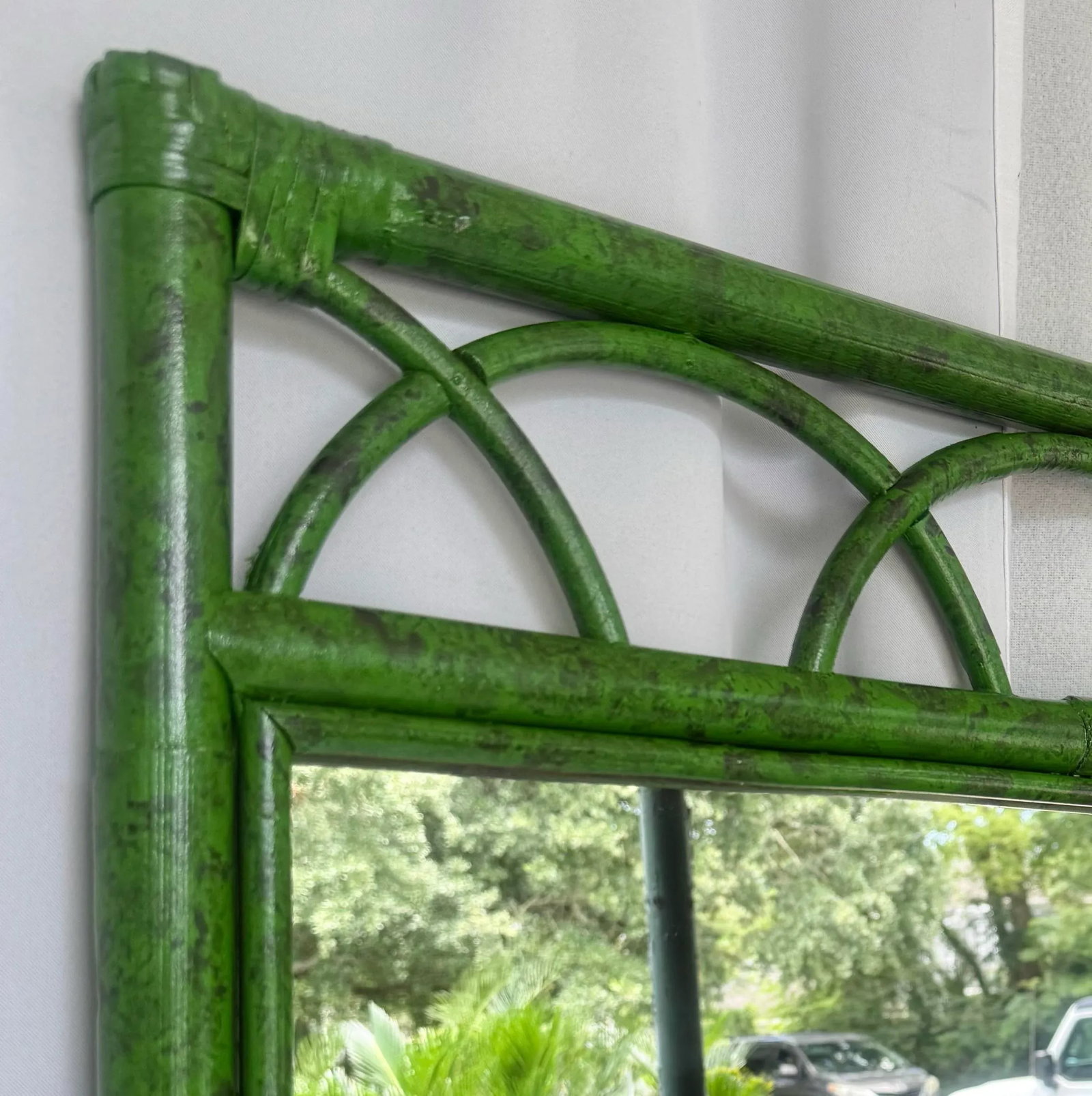 Vintage Palm Beach Coastal Green Faux Tortoiseshell Rattan Wall Mirror – Newly Painted - 3