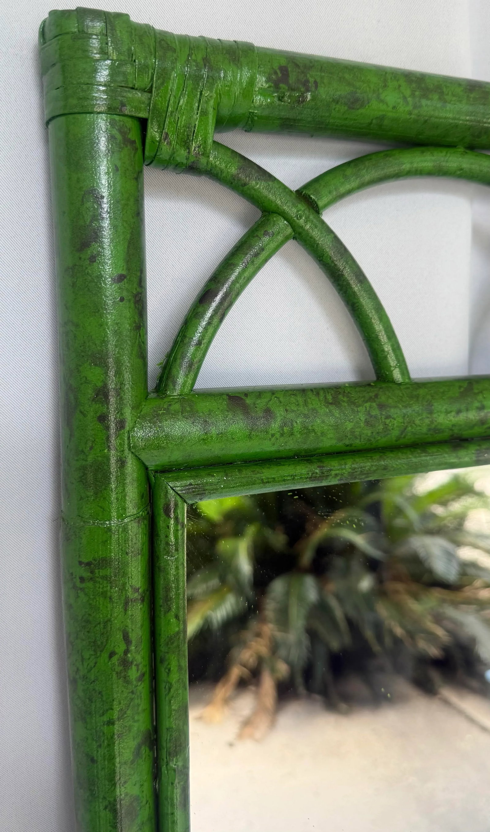Vintage Palm Beach Coastal Green Faux Tortoiseshell Rattan Wall Mirror – Newly Painted - 7