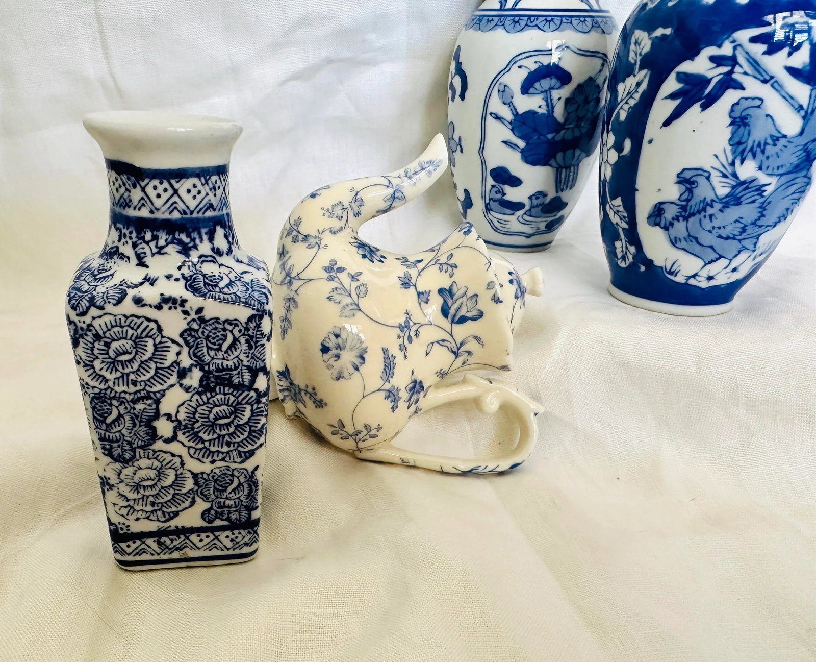 Mixed Lot of Mini Blue & White Vases - 6