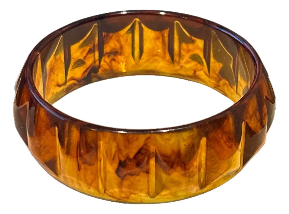 Vintage Carved Bakelite Bangle Bracelet in Marbled Amber Root Beer Tones (1 of 7)