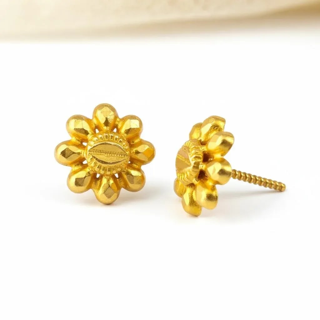 1950s Pair of 22k Yellow Gold Floral Stud Earrings With Screw Backs - 8