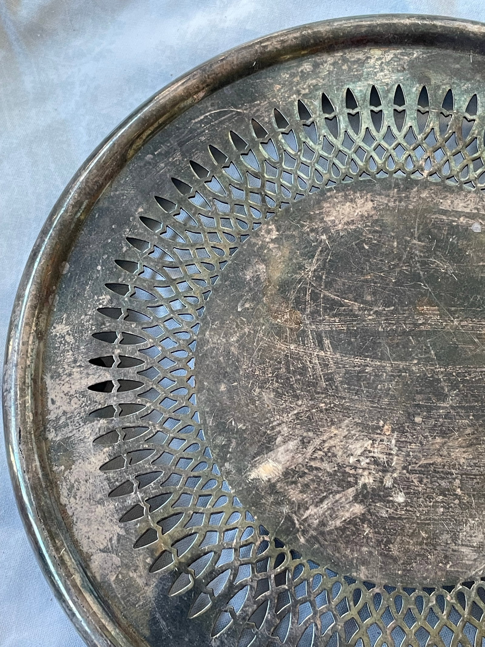 Mid 20th Century Gorham Newport Silver Plate 8" Round Footed Reticulated Trivet - 4