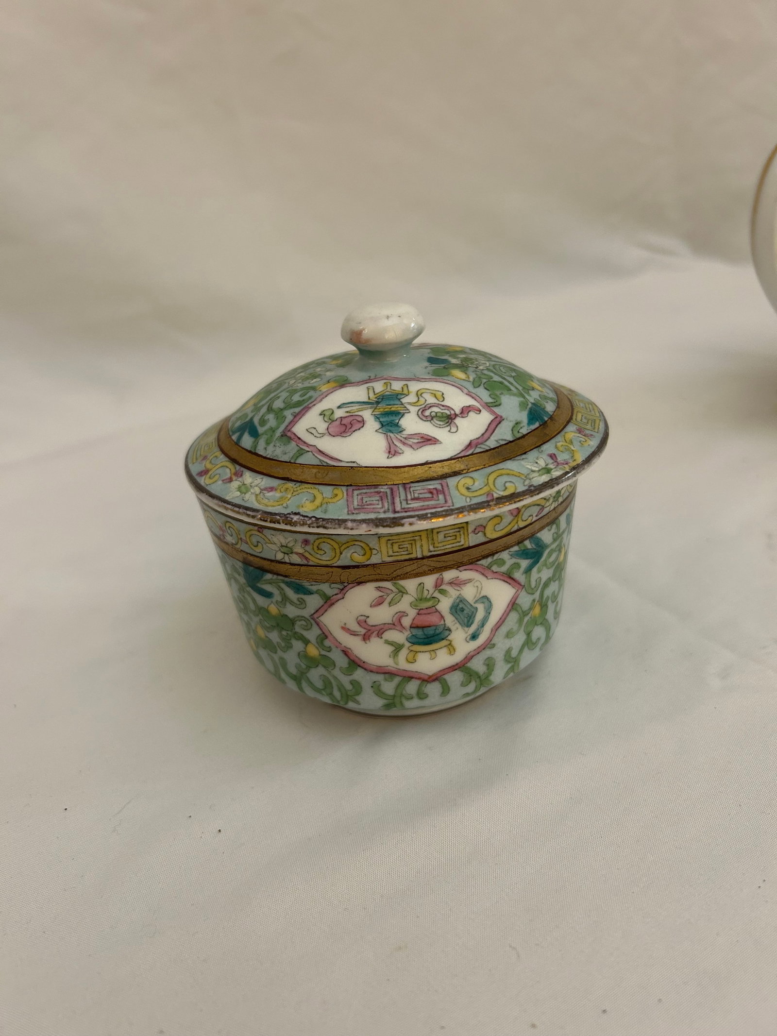 Imperial Gardner Porcelain – Chinese-Taste Ensemble (6 Pieces) - 14