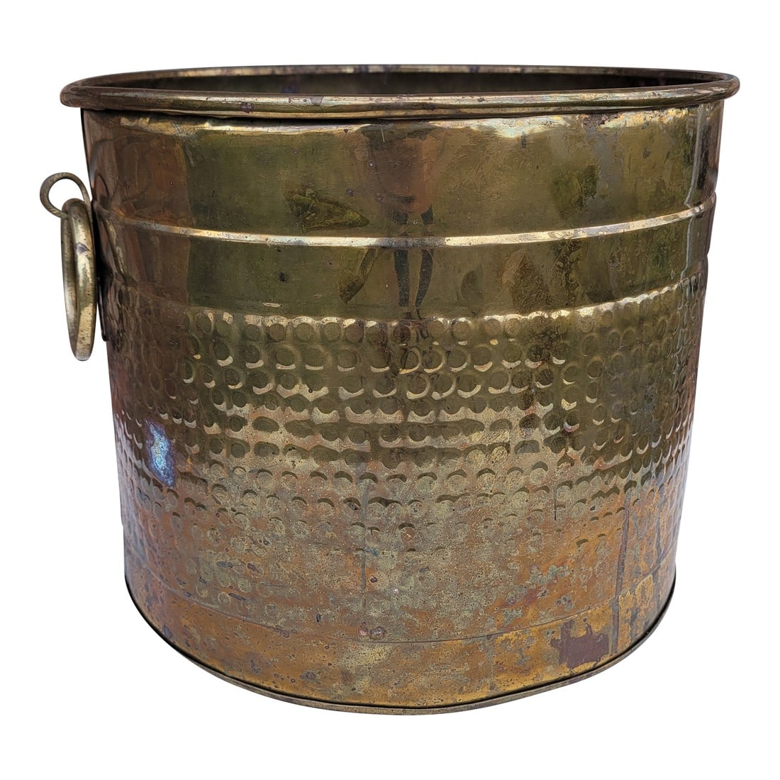 Vintage Hand-Hammered Copper Cachepot: This is a stunning Vintage Hand-Hammered Copper Cachepot (or large planter) hailing from India, dating to the late 20th century (c. 1970s-1980s). This generously sized piece perfectly captures the end