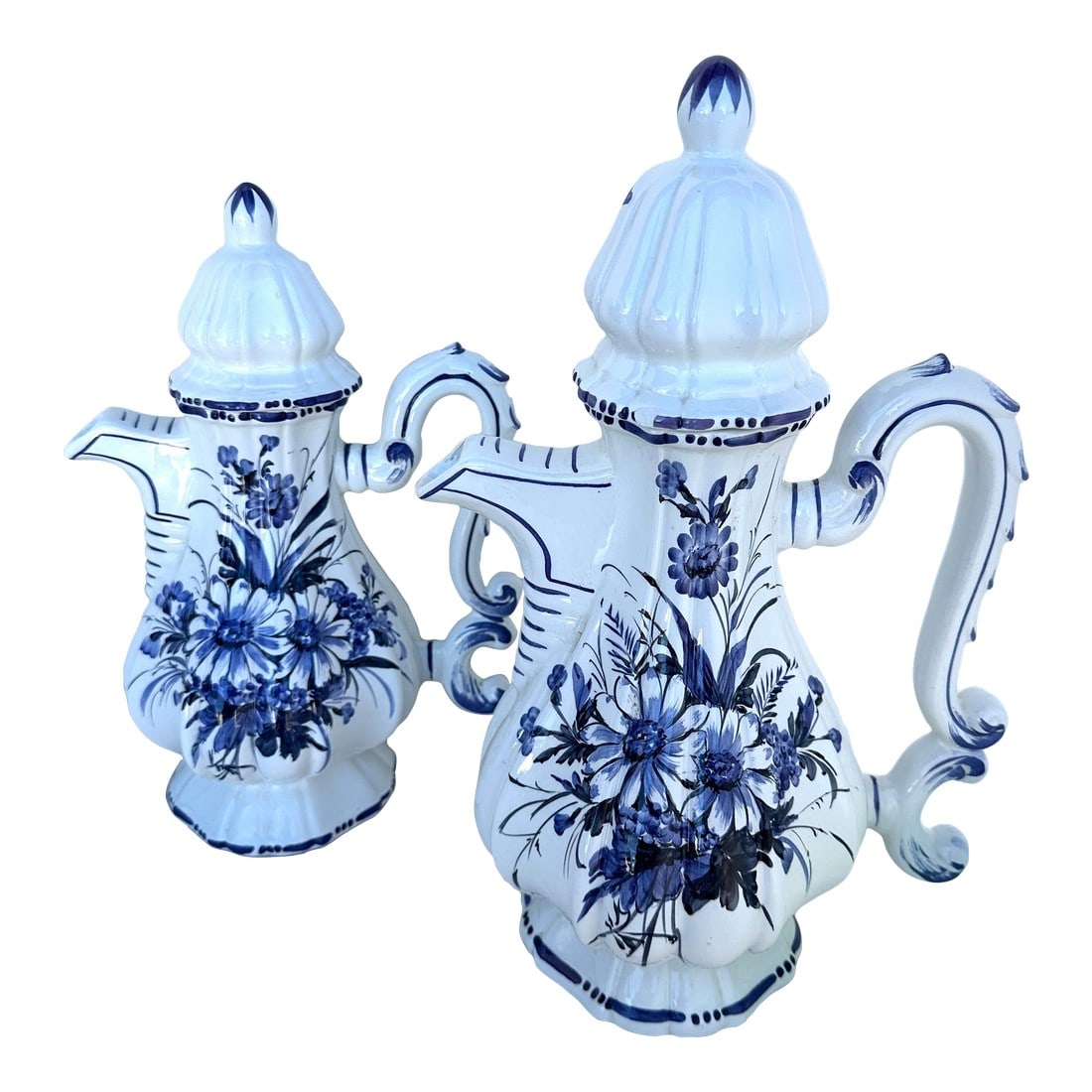 1980s Blue & White Coffee & Tea Pot Set: Beautiful Italian Blue & White Floral Print Coffee & Tea Pot Set. Perfect to use or display with other blue & white collections. Sm-11.25in h x 8in w from handle to spout base 4in w 8in h x 5in w