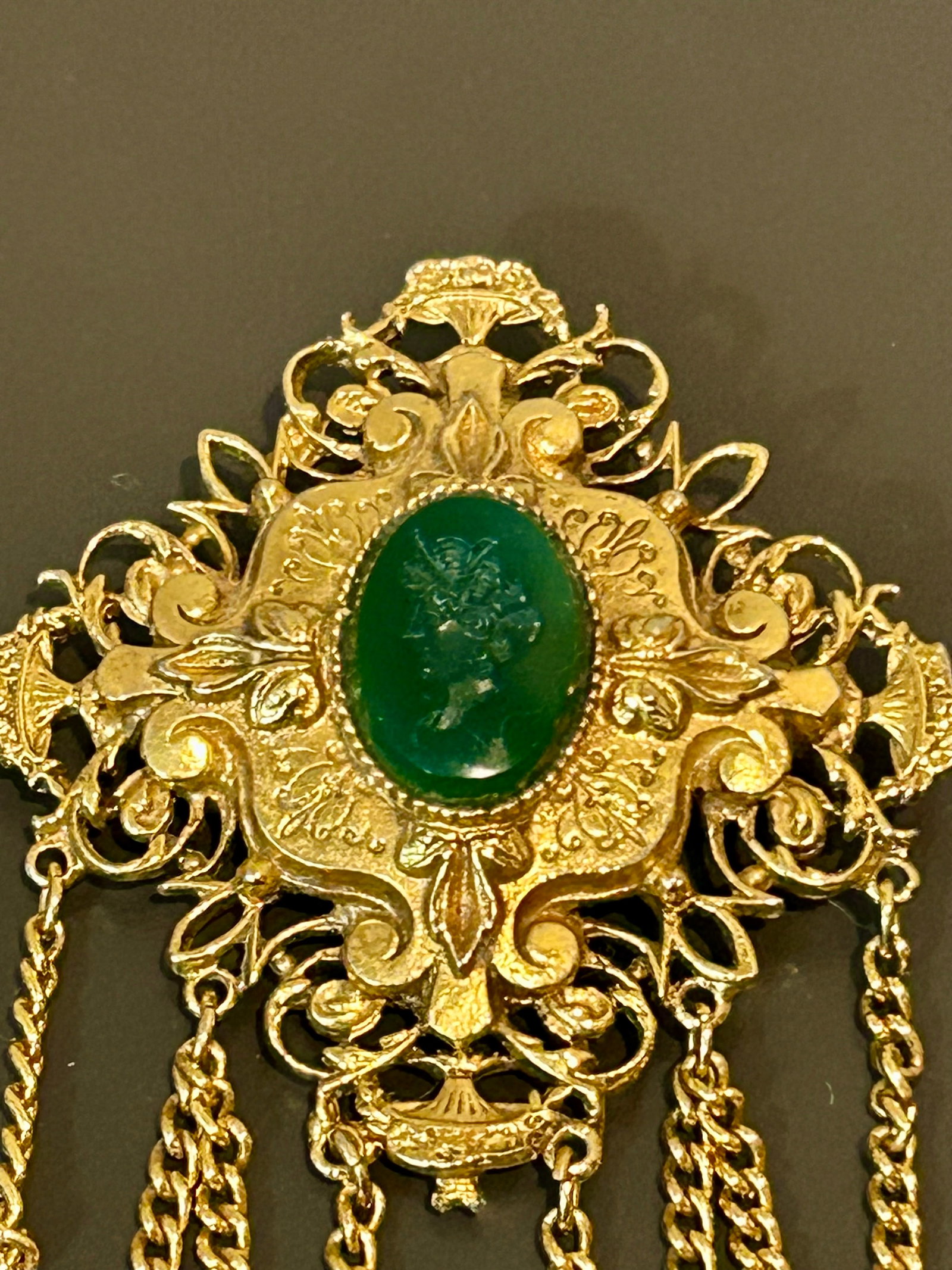 Vintage Signed Art Arthur Pepper Intaglio Cameo Brooch – Renaissance Revival Gold-Tone - 5