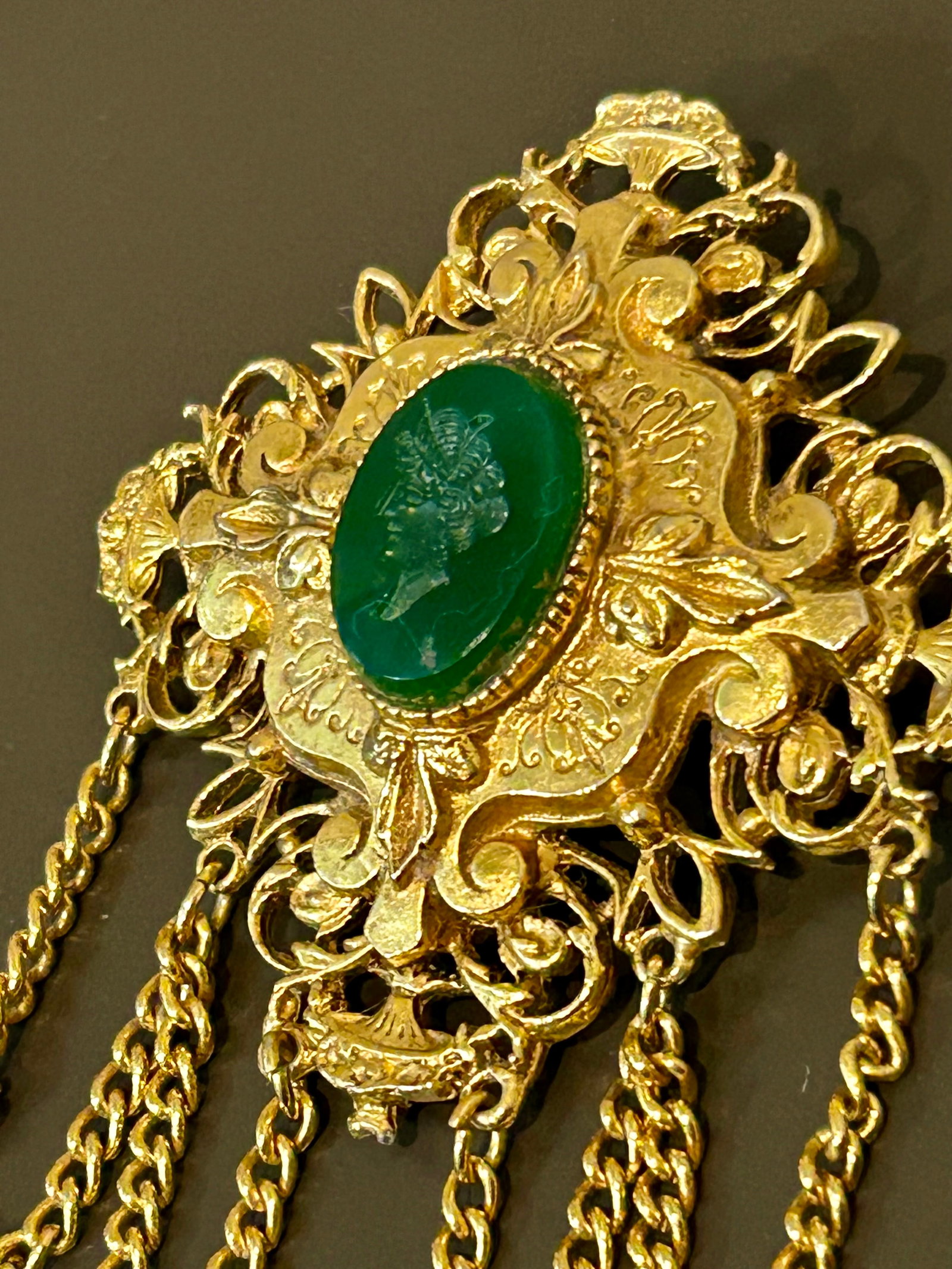 Vintage Signed Art Arthur Pepper Intaglio Cameo Brooch – Renaissance Revival Gold-Tone - 7