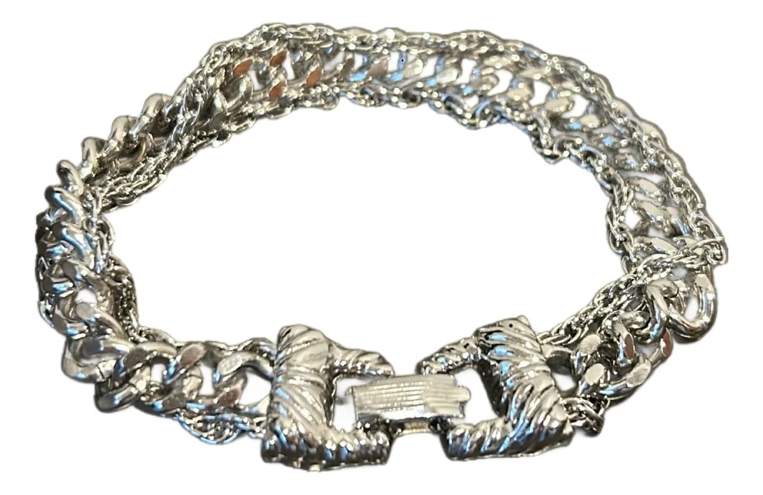 Vintage Goldette Nyc Silver-Tone Double Curb Link Bracelet With Figural Clasp | Victorian Revival Co (1 of 10)
