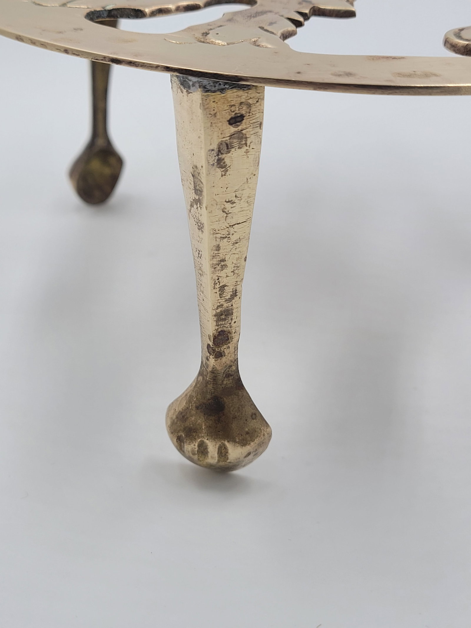 19th Century Antique Scottish Lion Rampant Brass Table Trivet - 4