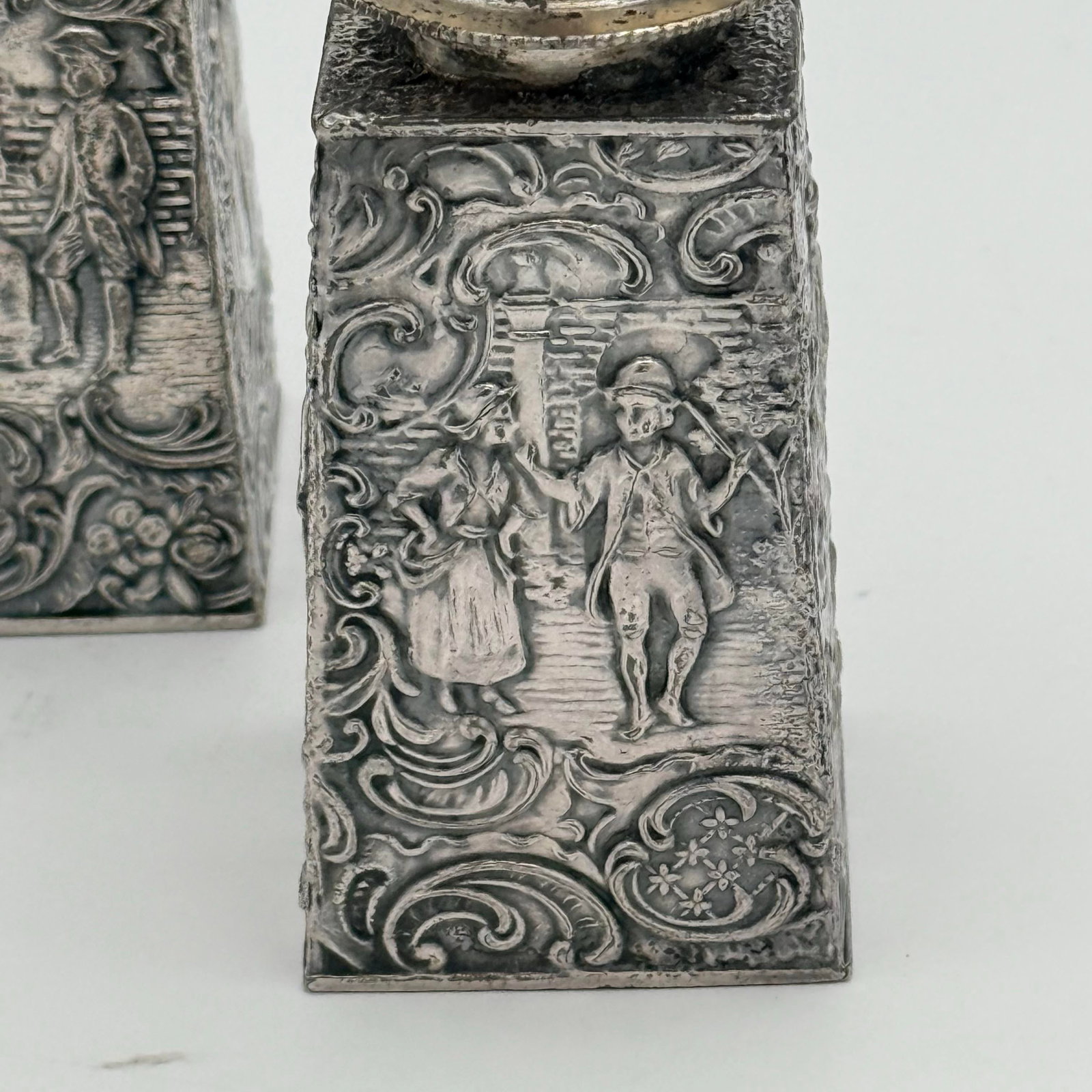 Antique d.s. Co #200 Figural Silverplate Salt & Pepper Shakers – Victorian Rococo Revival Pair - 3