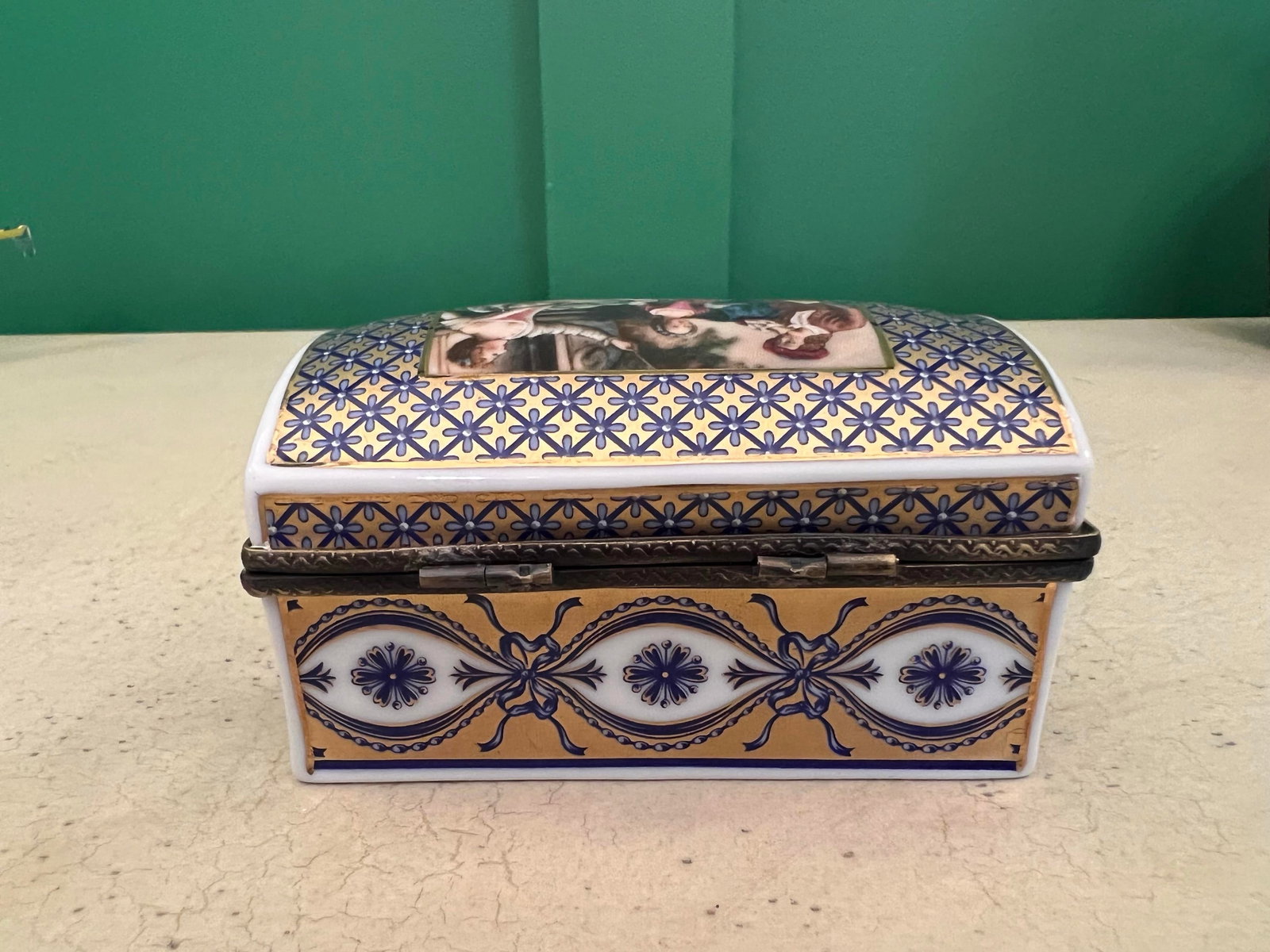 Large Porcelain Trinket Box With Victorian Scene - 6