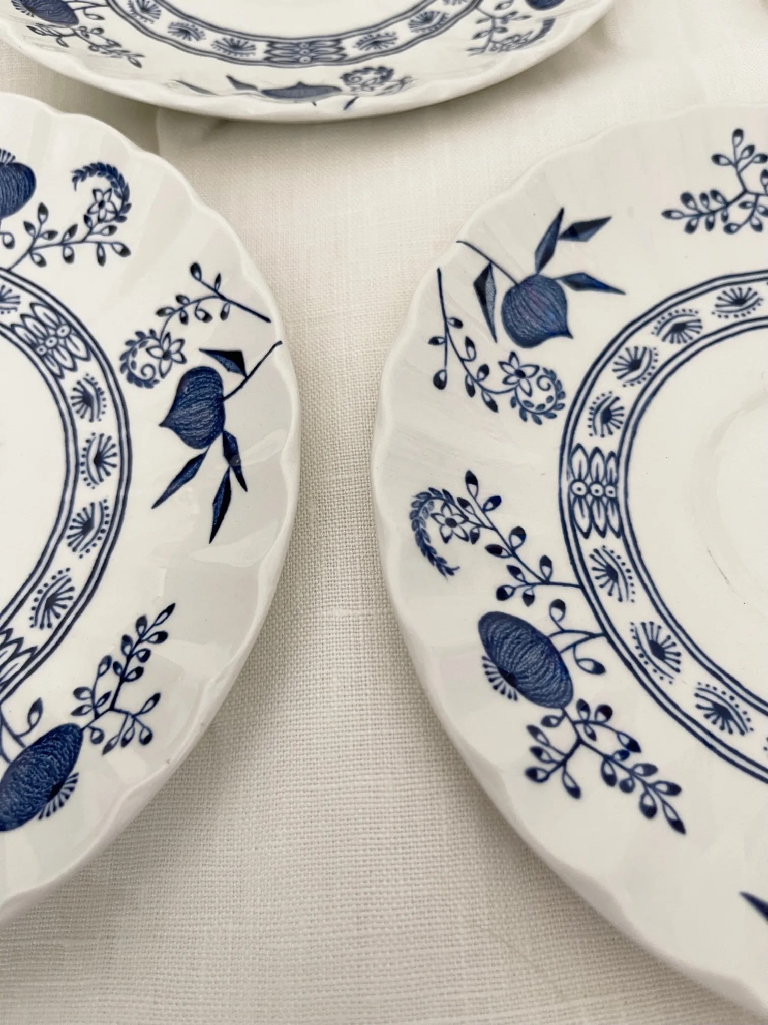 J & G Meakin England Classic Blue Nordic Saucer Set of 6 - 2