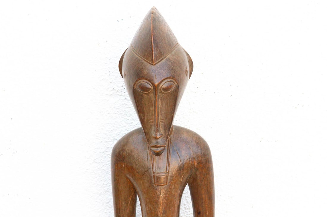 Refined Fang People Male Guardian Figure - 2