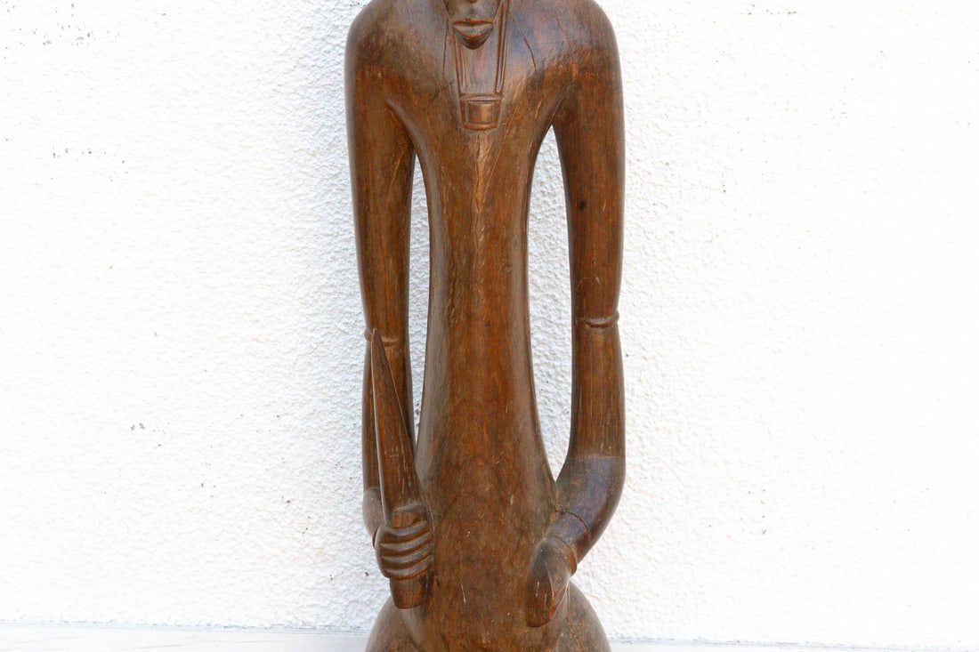 Refined Fang People Male Guardian Figure - 4
