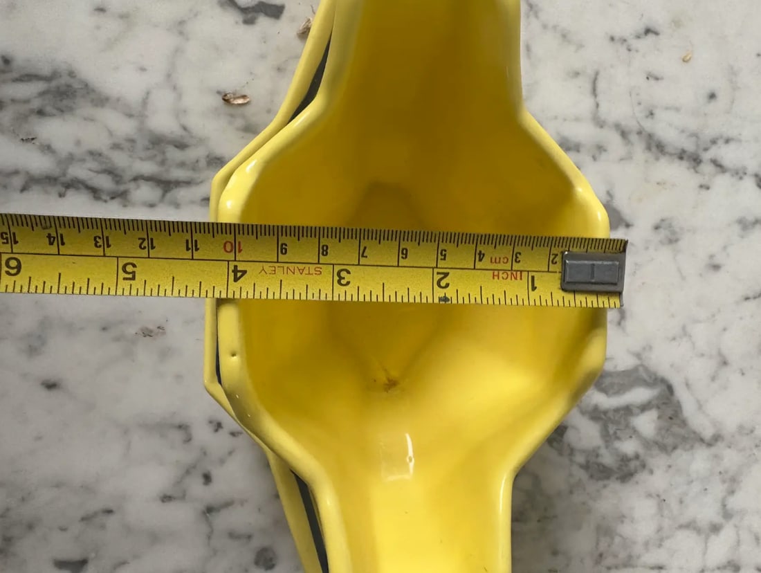 Mid 20th Century French H . B. Quimper Pottery Gravy Boat Stamped France - 4